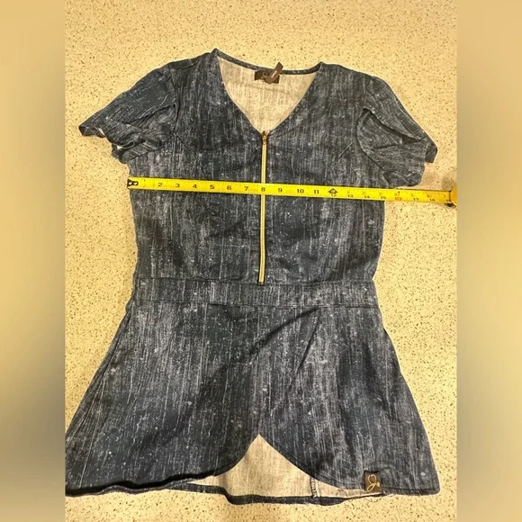 Jaanuu Scrub Set Denim Print Peplum Top Zippers Gold Details XS - Picture 12 of 16